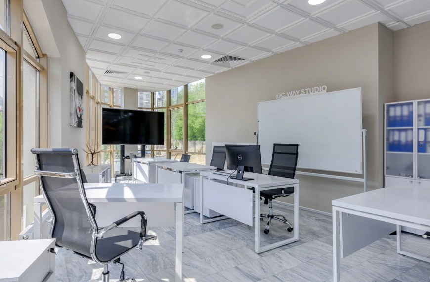 The Role of Office Desks in Creating an Efficient and Stylish Workplace